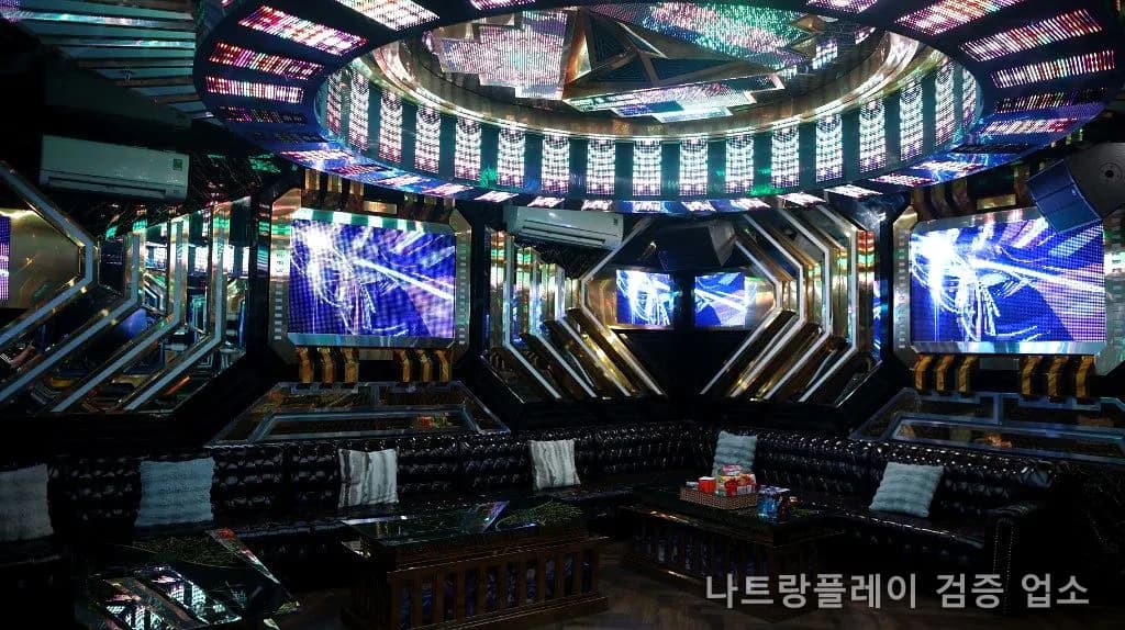 골드·마젠타 룸