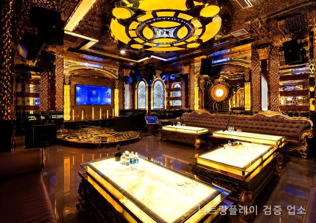 아노바 가라오케 VIP 룸 · 소파와 음향